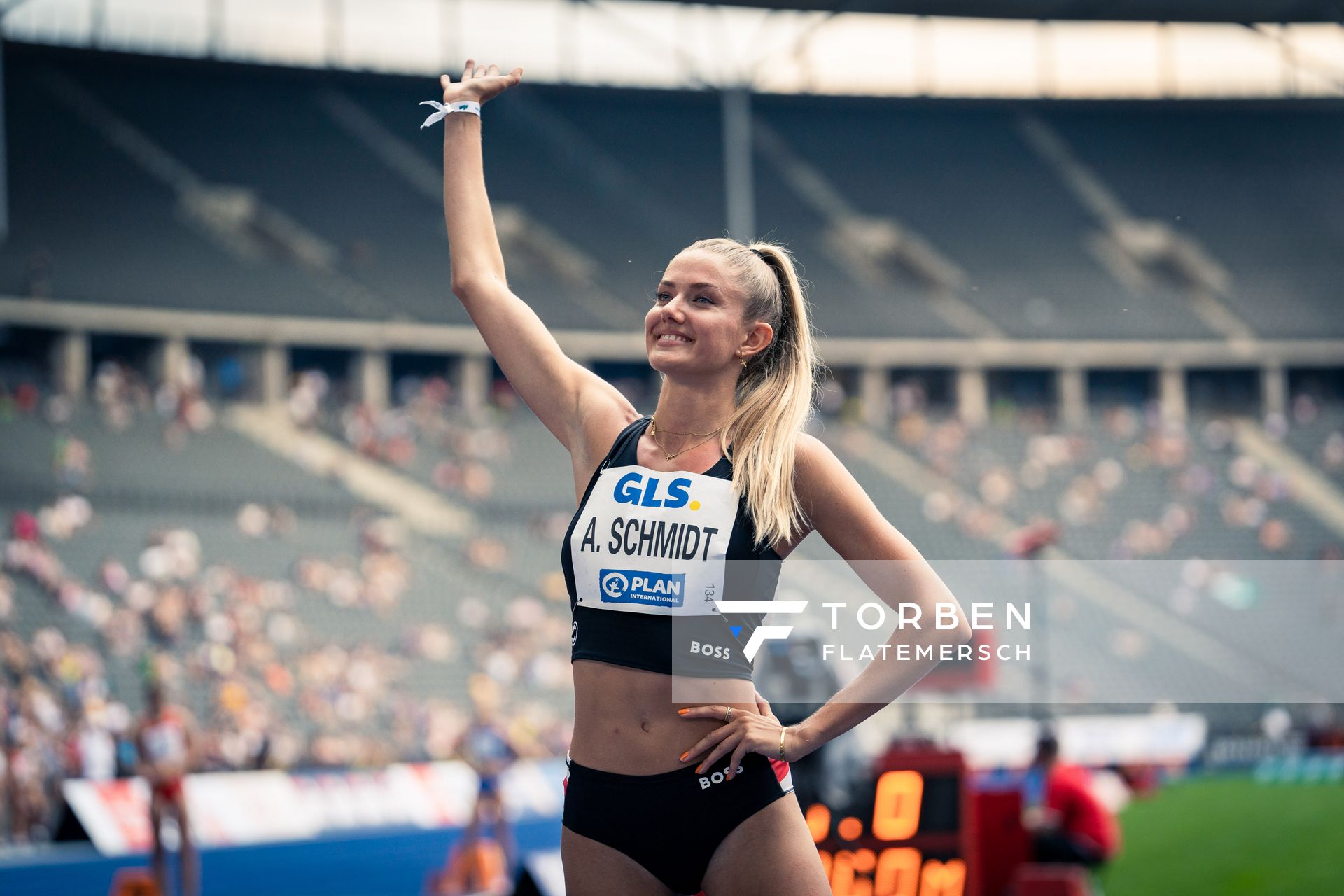 Alica Schmidt (SCC Berlin) waehrend der deutschen Leichtathletik-Meisterschaften im Olympiastadion am 25.06.2022 in Berlin